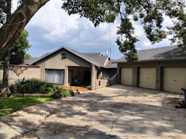 <!--[if BLOCK]><![endif]--> Property sold in Gholfsig <!--[if ENDBLOCK]><![endif]-->